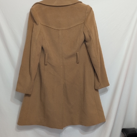 Banana Republic Women's Tan Trench Coat - Picture 10 of 10